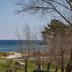 Kleine Brise Mit Meerblick Und Schwimmbad Apartment Kronsgaard