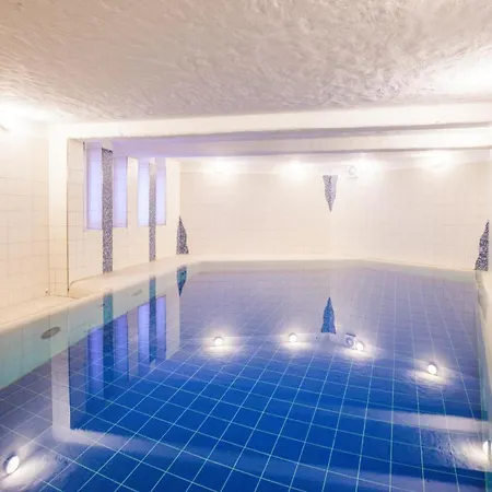 Kleine Brise Mit Meerblick Und Schwimmbad