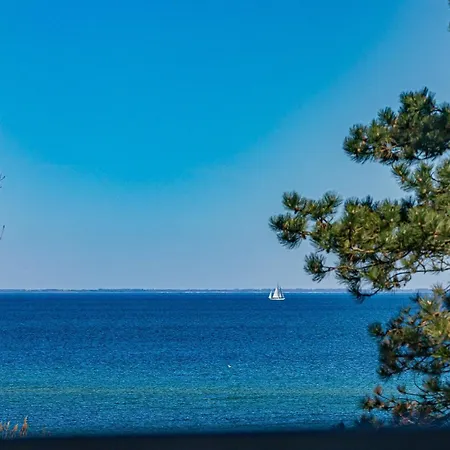 Kleine Brise Mit Meerblick Und Schwimmbad Kronsgaard