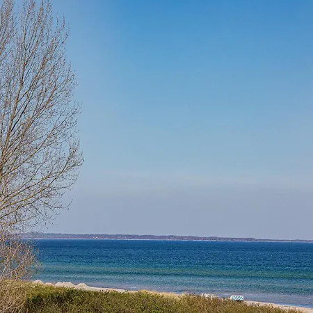 Kleine Brise Mit Meerblick Und Schwimmbad Kronsgaard